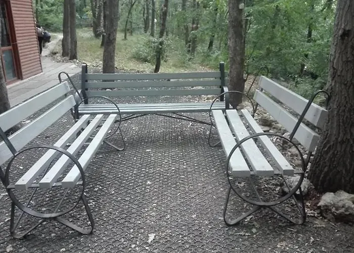 1 In Nikea Park * Golden Sands